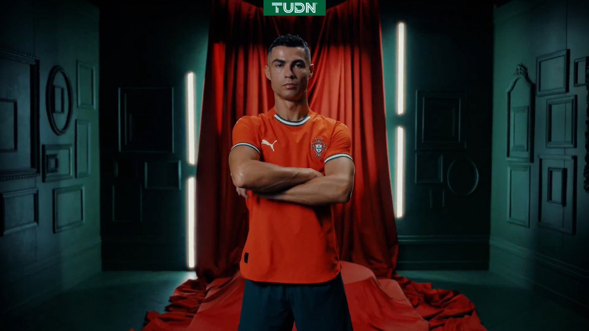 VegetaPlotArmor's tweet image. Crazy stat: CR7 has 143 intl goals for Portugal at 41 – most EVER in men’s football history! 🇵🇹🔥 #Ronaldo #GOAT