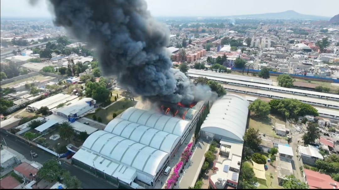 🚨 #ÚLTIMAHORA | Se registra fuerte incendio en cuatro bodegas de la ...
