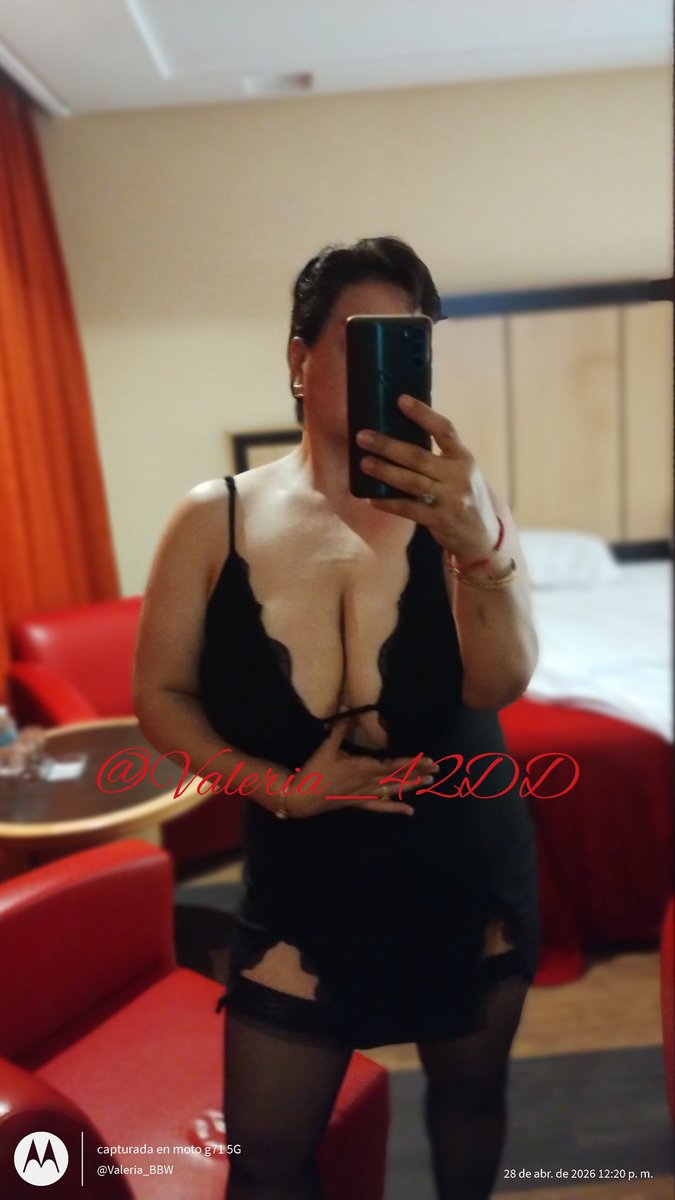Valeria_42DD's tweet photo. Que se les ocurre para refrescarnos.... Muero de calor 😰😰😰 https://t.co/THZvN2bDss