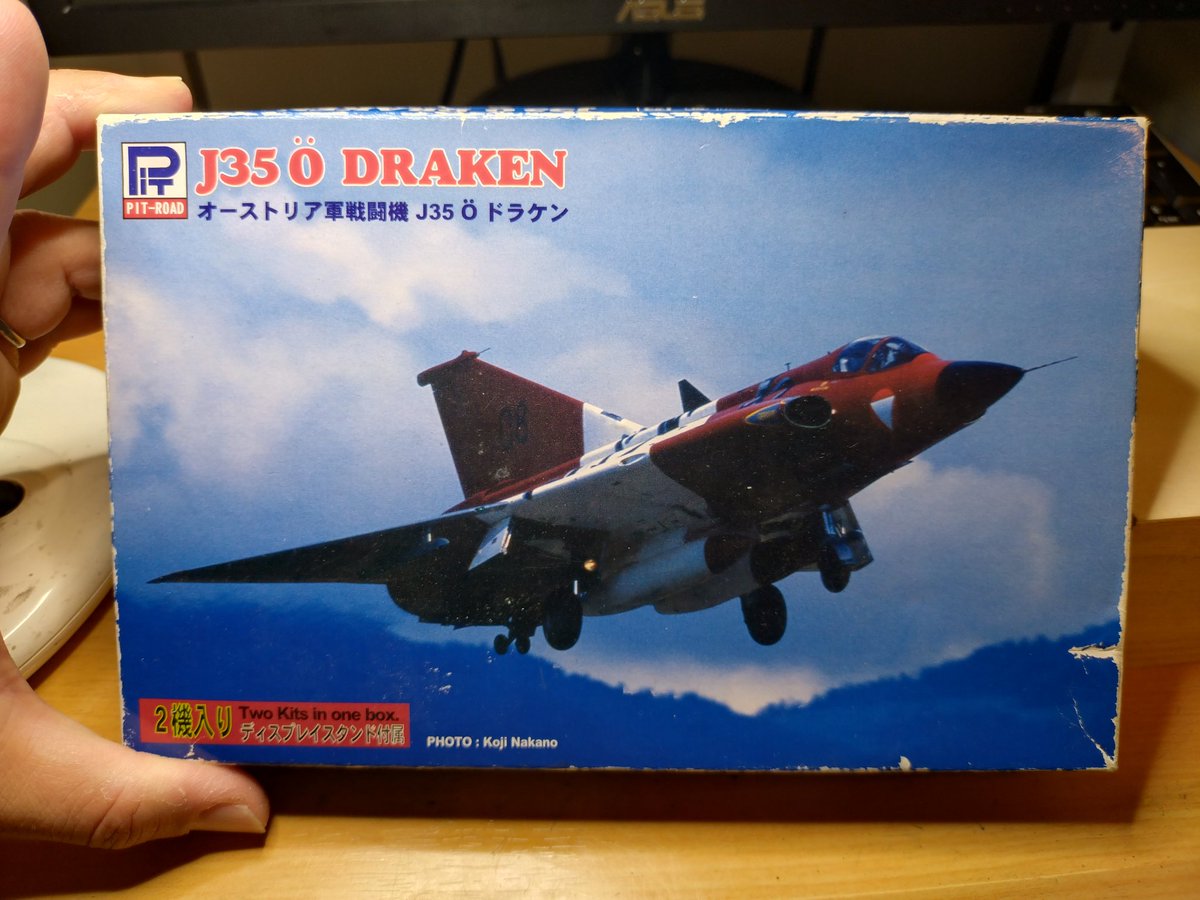 nite103's tweet photo. ピットロード　コンテスト
1/144 飛行機ジオラマ
どうしても作りたかったドラゲン
オーストリア航空博物館の展示
これを模型で再現してみます

#144スケモ #ピットロード https://t.co/dqQ2GcEEDZ