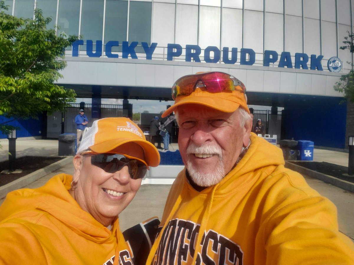 NorrisofTN4life's tweet image. Road trip to see the BaseVols take on the KY kittycats.#GoVols #Tennessee #GBO
