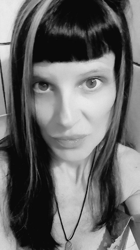 Lisa Lunar tweet media