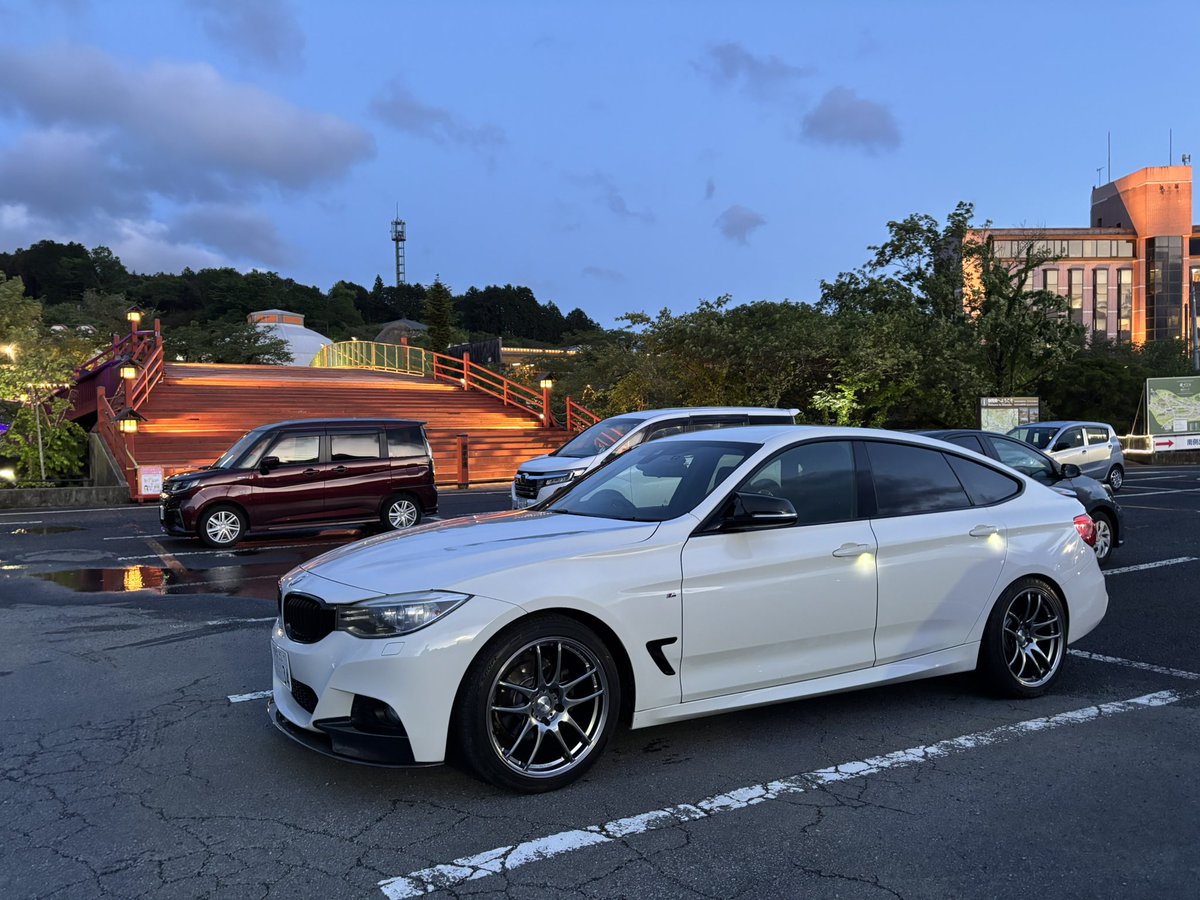 BMWZoneOfficial's tweet photo. 晴れて良かった☀️
こんなに消えて欲しいと思ったことは無いです。
#BMW #富士山 #洗車 #F34 https://t.co/0F0RwTbUHz