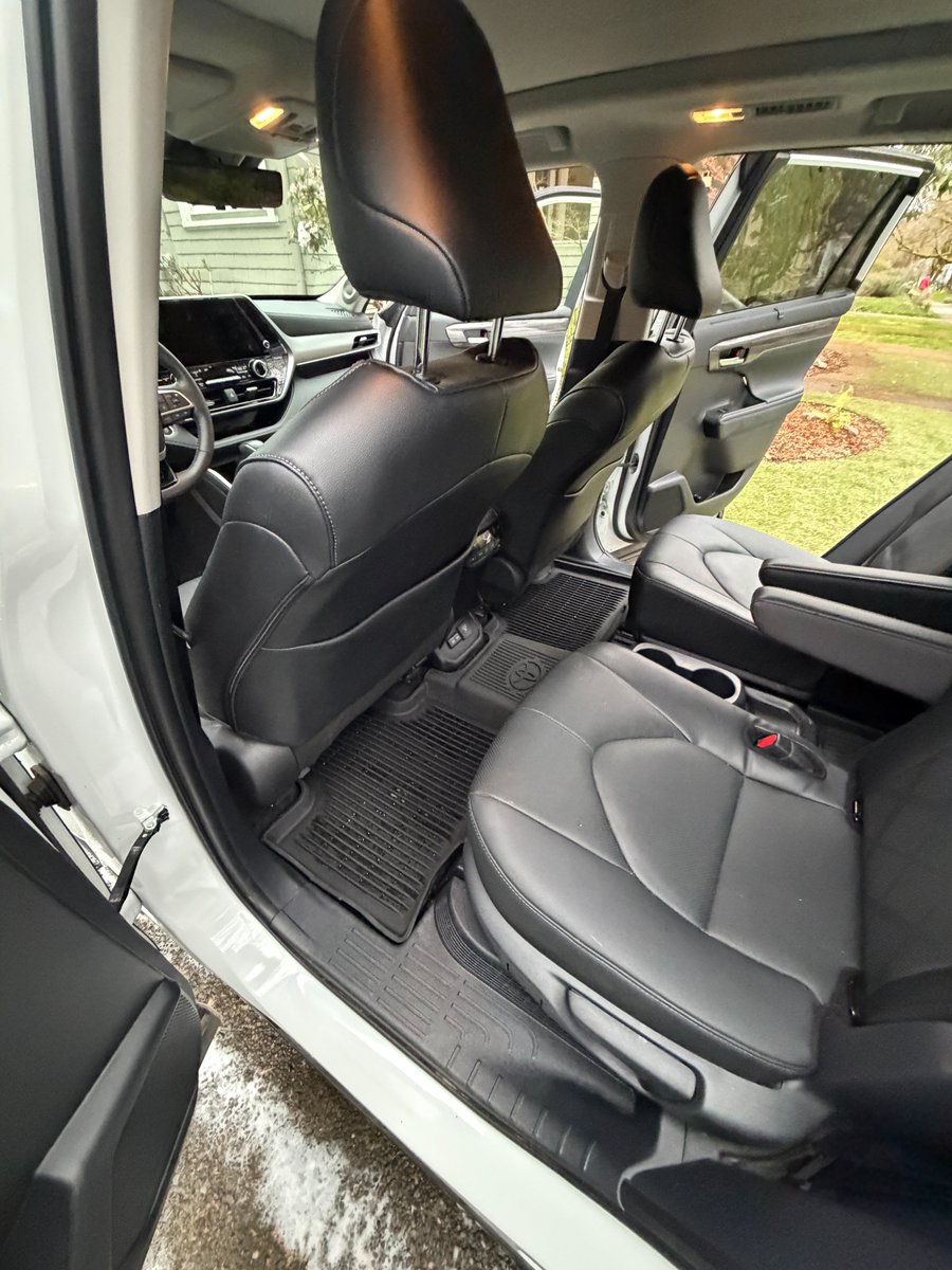 UnrealAutoPDX's tweet image. Fresh off a full exterior detail in NE Portland 🚗✨ I come to you, bring everything, and don't leave until it looks right. Book now @ 971-917-6180. #portland #pdx #oregon #cars #auto #detailing #autodetailing #cardetailing #smallbusiness #local