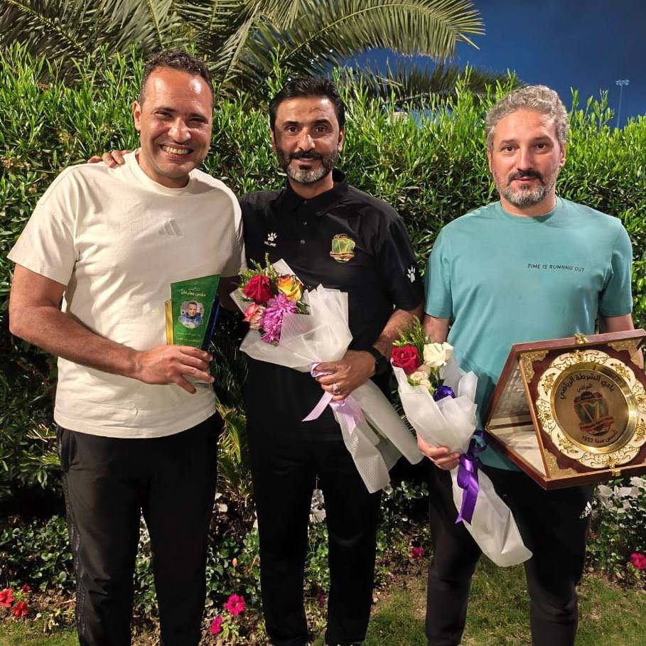 AlshortaSC_EN's tweet photo. 🟢 Al-Shorta today says goodbye to Moamen Soliman, the most decorated manager in the club's history who departs by mutual consent.

The Egyptian was presented with a commemorative plaque in recognition of his efforts &amp; achievements at the club, having won five major trophies. 🏆 https://t.co/Nn7Ttb8USE