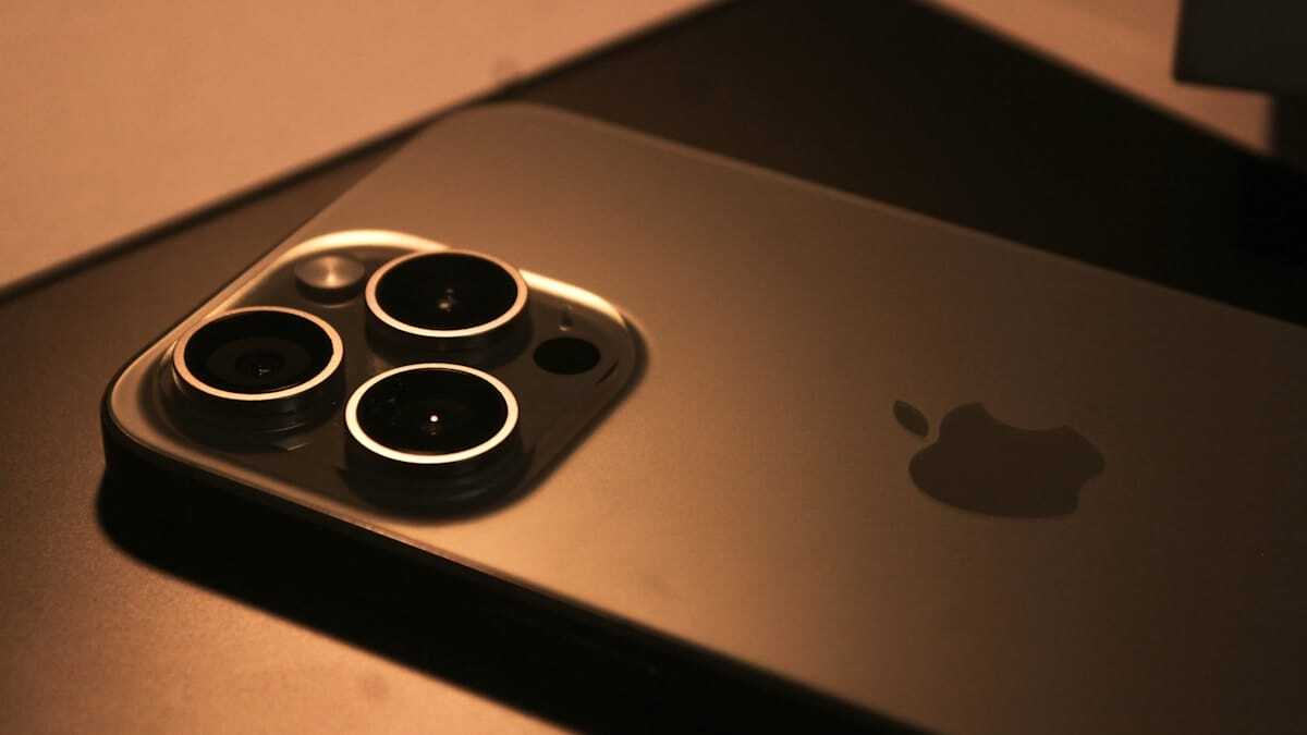 rswebsols's tweet image. Apple Rises Amid High Demand for iPhone 17 and Positive Forecast, Cautions on Chip and Memory Cost Challenges #gadget #business #rswebsols ift.tt/7Uhnecz