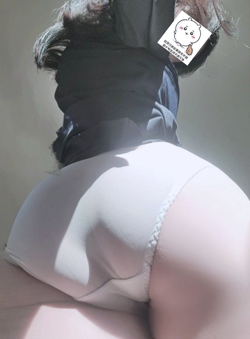 ws4902's tweet photo. GW連休初日から聞いてもいいかな

アラサーの垂れた、だらしない🍑に興味ありますか❓ https://t.co/44HC0sMtjs