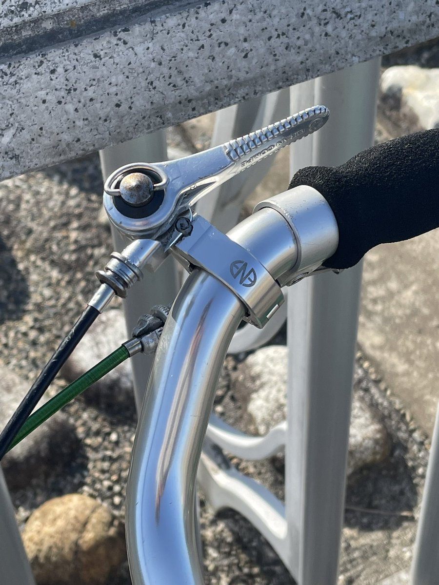 spacepost65's tweet photo. バイクフライデーの折れていた変速機のアウター受けをフィキシングボルトを流用して修理。Paul台座シマノのインデックスからダイアコンペのフリクションに戻してストレス無くなった！ https://t.co/xXExddoQPN