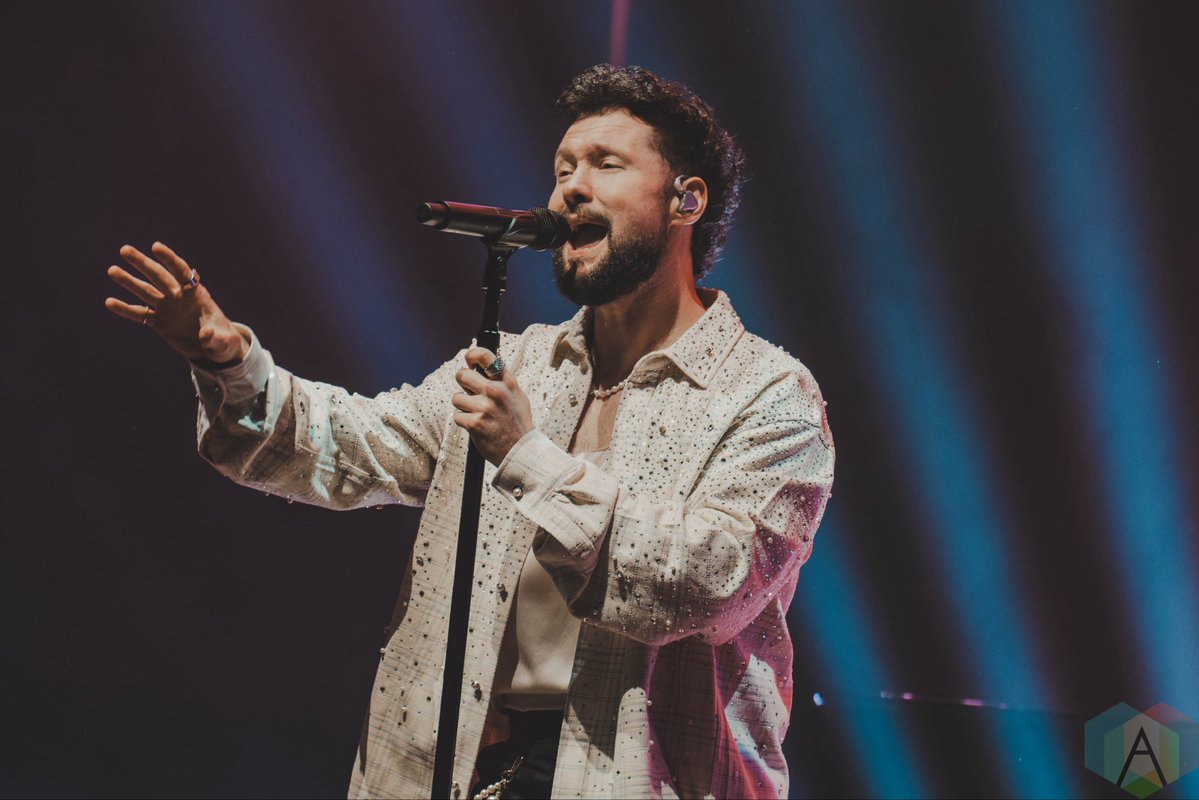 Aesthetic_Mag's tweet image. Photos: Calum Scott, Blü Eyes at Massey Hall. #calumscott #singer #singersongwriter #toronto tinyurl.com/47wbr9fm
