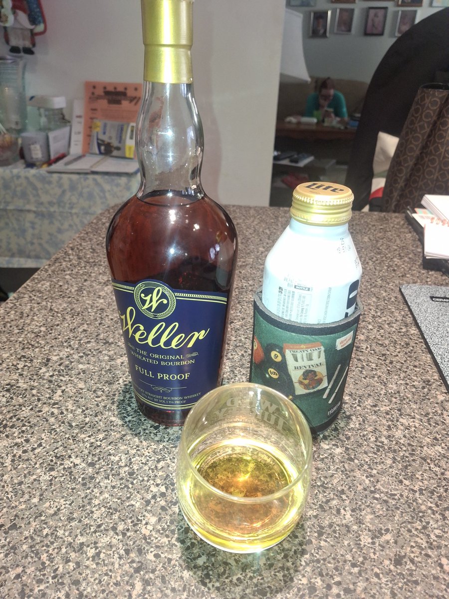 dhardfordman99's tweet photo. @BamaSaltyMarine Cheers to the Outlaw.. DAC ! https://t.co/VzfZGnc6LZ