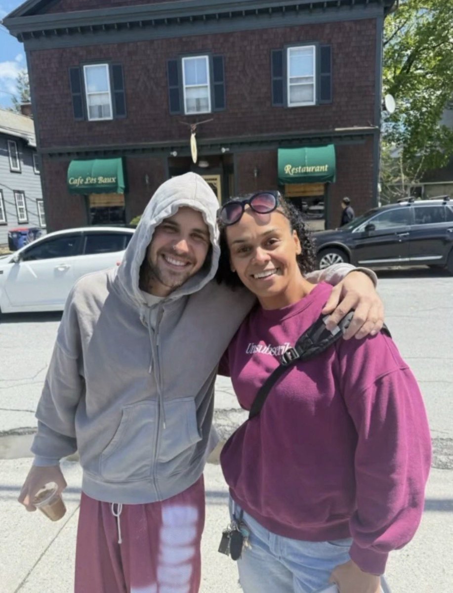 offmybieber's tweet photo. HE IS THE SWEETEST 🥹🥹 https://t.co/FEOyQOG9Di