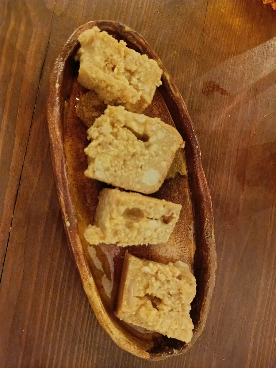 apetit17's tweet photo. M'agraden els llocs on a part de donar-te de menjar et regalen una història.

El Primitiu, a Ciutadella n'és un. A partir d'ara visita obligada a #Menorca. https://t.co/Pi4Vo2PTUM