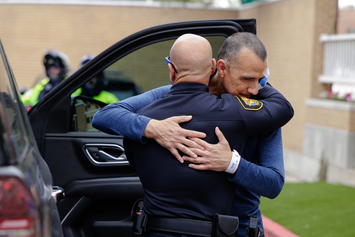 JPS_Health's tweet photo. #TeamJPS was honored to care for Specialist Edward Zapata, a Civilian Response Unit member of the @fortworthpd. We are so grateful he is doing well, and we wish him continued strength as he recovers. https://t.co/7cWvNldW8J