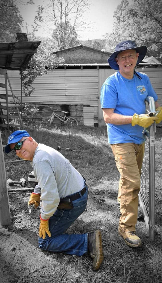 RetireManifesto's tweet image. Rewarding to build a free fence for some dogs in need today through my wife's charity, Freedom For Fido.  freedomforfido.com
#giveback 
#charity 
#dogrescue