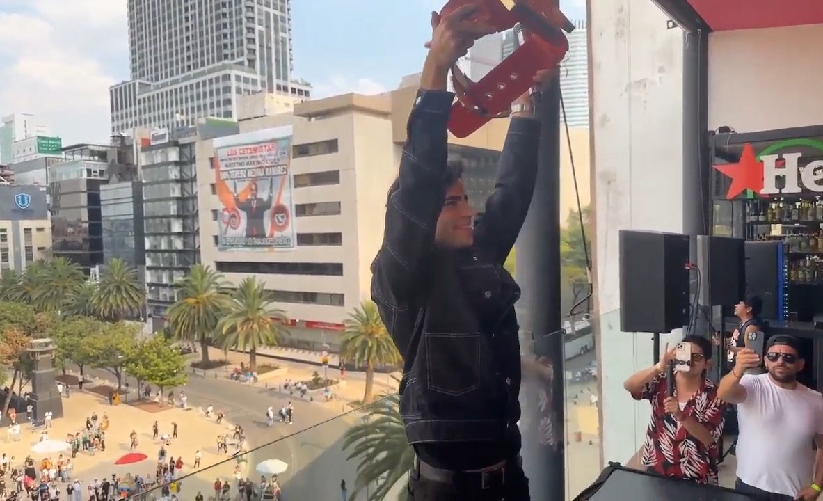 El campeón levantando su cinturón 🥹💗

AARON CAMPEON SUPERNOVA
