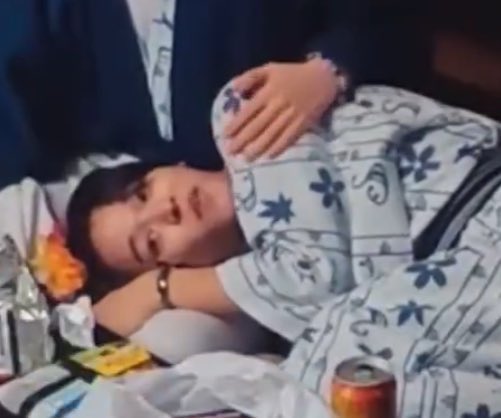 kksere_'s tweet photo. one thing about riku is he will always be laying in someone’s lap 😭 https://t.co/icQsbmM726