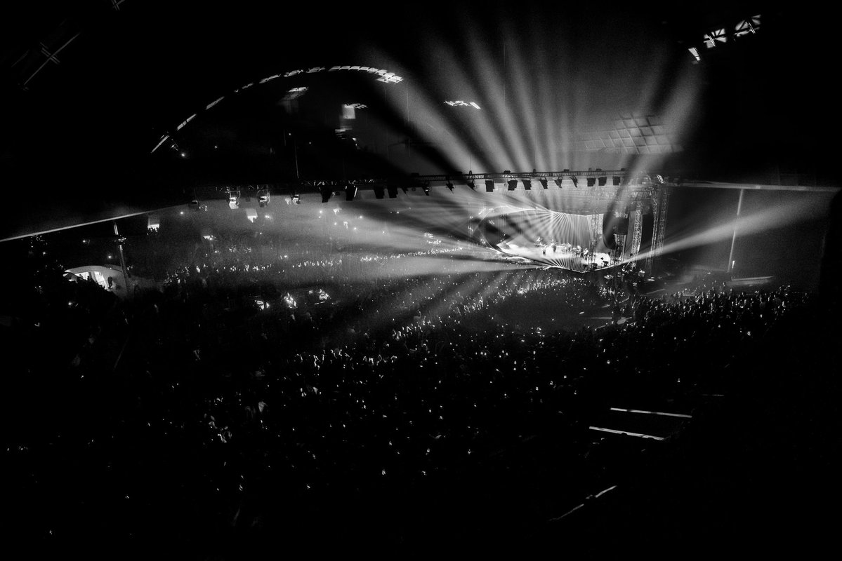 The Neighbourhood tweet media