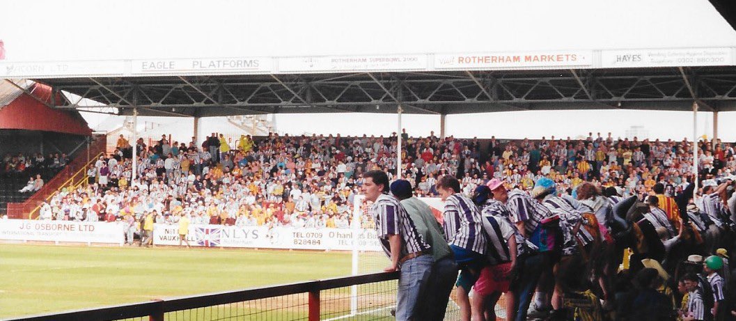 AllAlbionFans's tweet photo. On this day 33 years ago, we beat Rotherham United 2-0 at Millmoor. 

Raven and Super Bob got the goals as we had a Beach Party for the last Away game heading for the Play Offs and promotion.

#WBA https://t.co/NVRe90RKIa