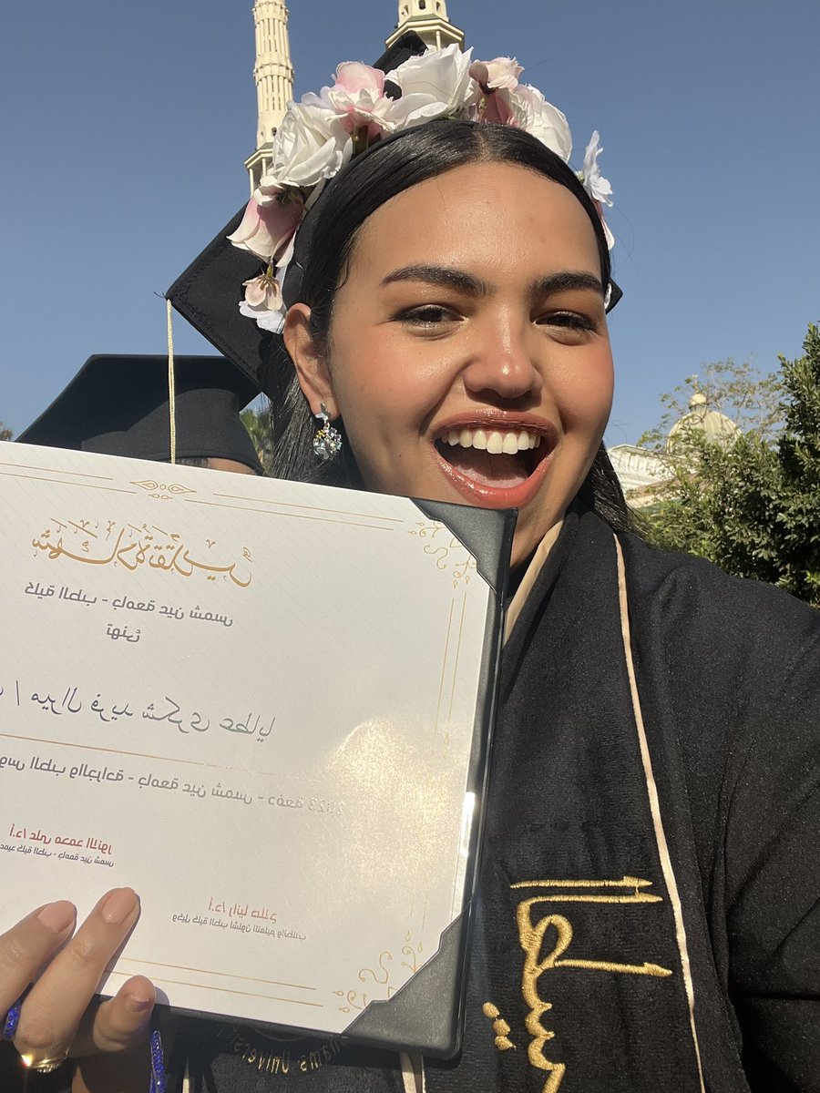 ma_bafg's tweet image. Unbelievably sharing one of the highlights of this year! 

I am thankful to my parents, mentors, friends, and youtube.

#Graduate
#ASU_Medicine