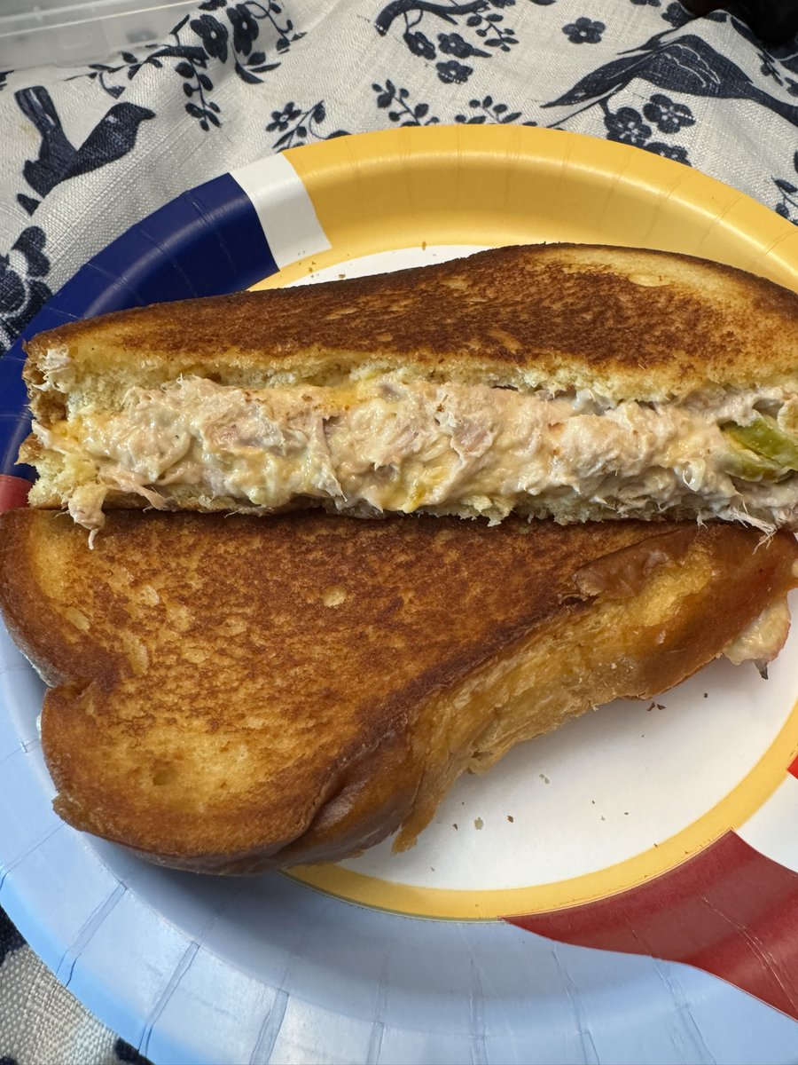 badhopper's tweet image. Tuna melt.  I experimented and used salsa con queso #dinner