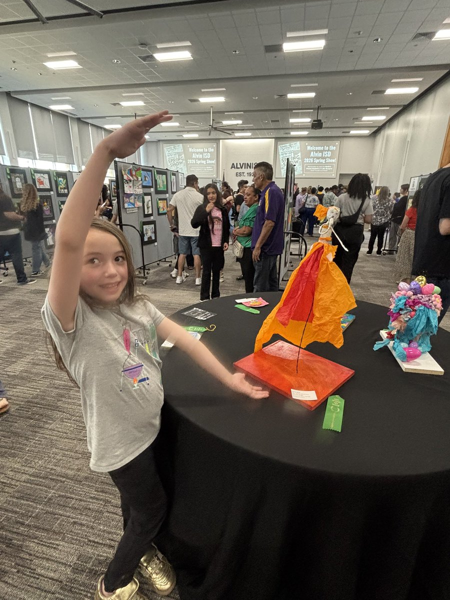 MsomersO's tweet photo. Nelson Elementary artists did an awesome job at the Alvin ISD spring show. Creativity was everywhere. Part 2 of 2
@NelsonParents @NelsonAlvinISD @AISDFineArts @AlvinISD https://t.co/HConChHab3