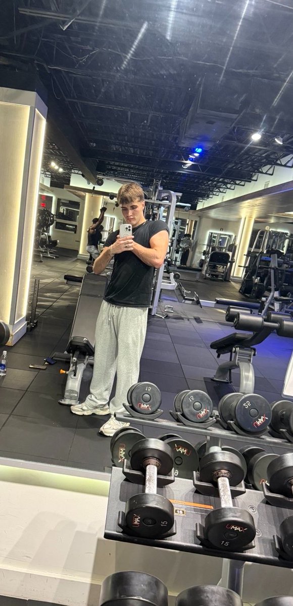 Alpha_Tylerr's tweet photo. Your going to obey your 20yr old alpha daddy😈 start sending 🤑 https://t.co/DZLoVmGR61