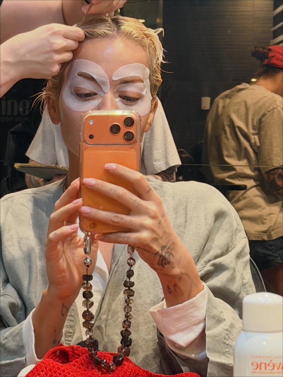 Rita Ora tweet media