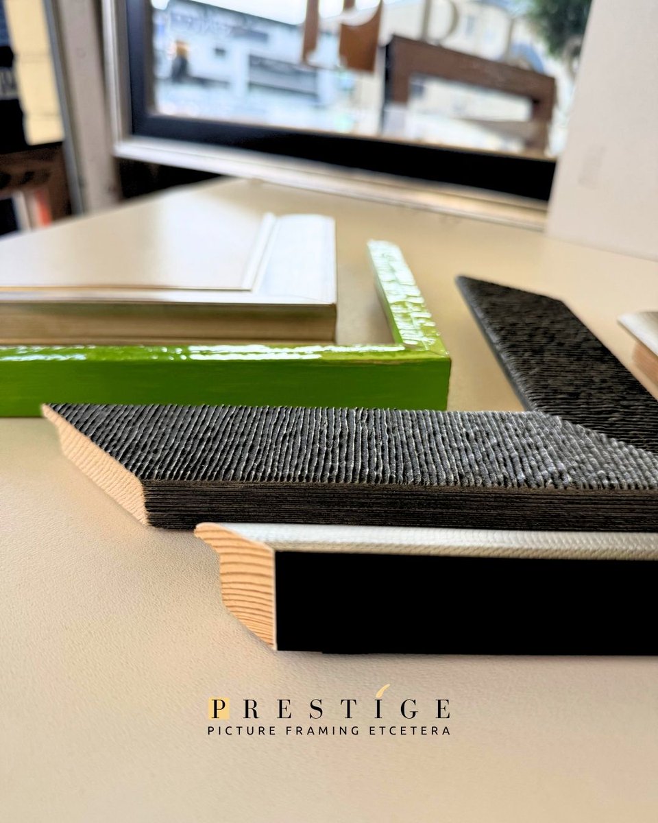 Custom Framing tweet media