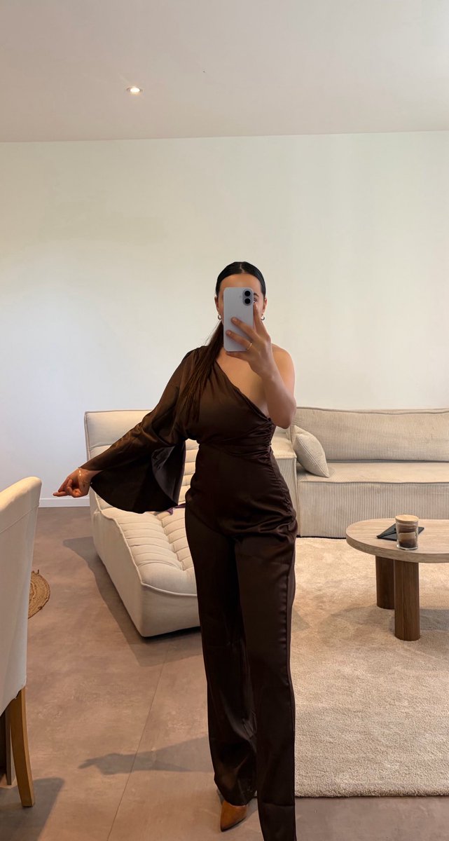 3mm4_14's tweet image. Sur mon Vinted, il y a des pièces uniques disponibles! 🖤 Premier arrivé, premier servi! 🏃‍♂️ J'ai fait un petit tri et il y a de belles trouvailles à découvrir! 🤩 #vinted #shoppingday #dressing
Vinted: Aimar-84000✨