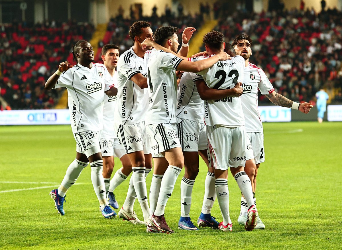 Efecan Öztaş tweet media