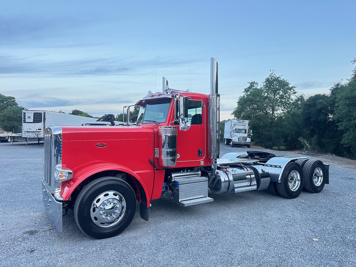 SusanBlake49282's tweet image. FOR SALE: 2023 Peterbilt 389 3-Axle Tractor 🚛
Low miles, ready to hit the road today. Clean, reliable, and priced to move.
📍 Location: California
🛣️ Miles: 107,895 
💰 Price: $164,900
DM for specs, more photos, or to schedule a viewing.
#TrucksForSale #Trucking #OwnerOperator