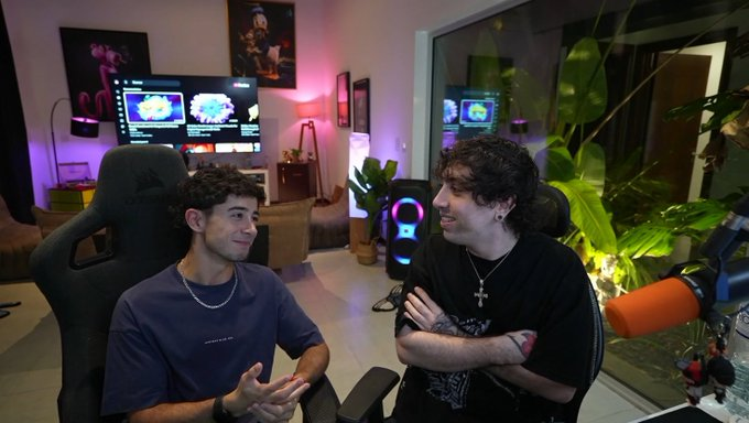 ver a carre y kevsho juntos en stream es algo que no me esperaba