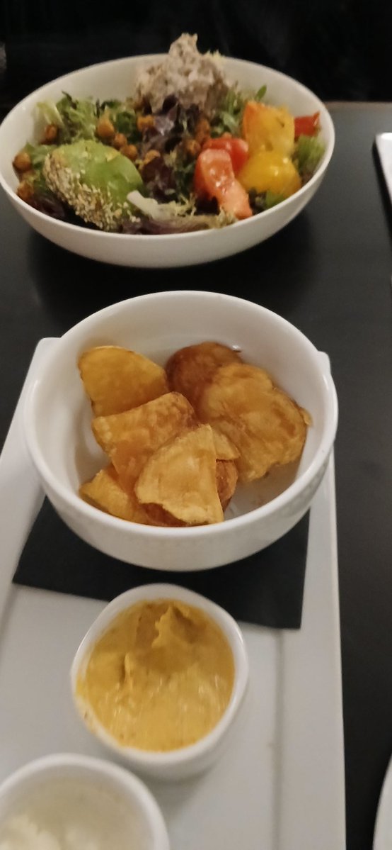 CJNewYork's tweet image. Today's #lunch at the Balcony Lounge at The Met Museum. While it was tempting to order from the special Raphael menu in honor of the popular exhibit now on view, we order from the regular menu: olives,  homemade chips &amp;amp; dip, roast turkey sandwich with smashed avocado &amp;amp; tuna salad
