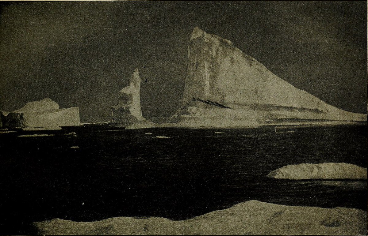 HistoryVault42's tweet image. At 11:40 PM on April 14, 1912, the RMS Titanic struck an iceberg. Within minutes, chaos erupted. Lifeboats were launched at 12:05 AM, but only 700 of 2,224 passengers would survive. A tragedy that reshaped maritime safety forever. #Titanic #History #OnThisDay #MomentInHistory