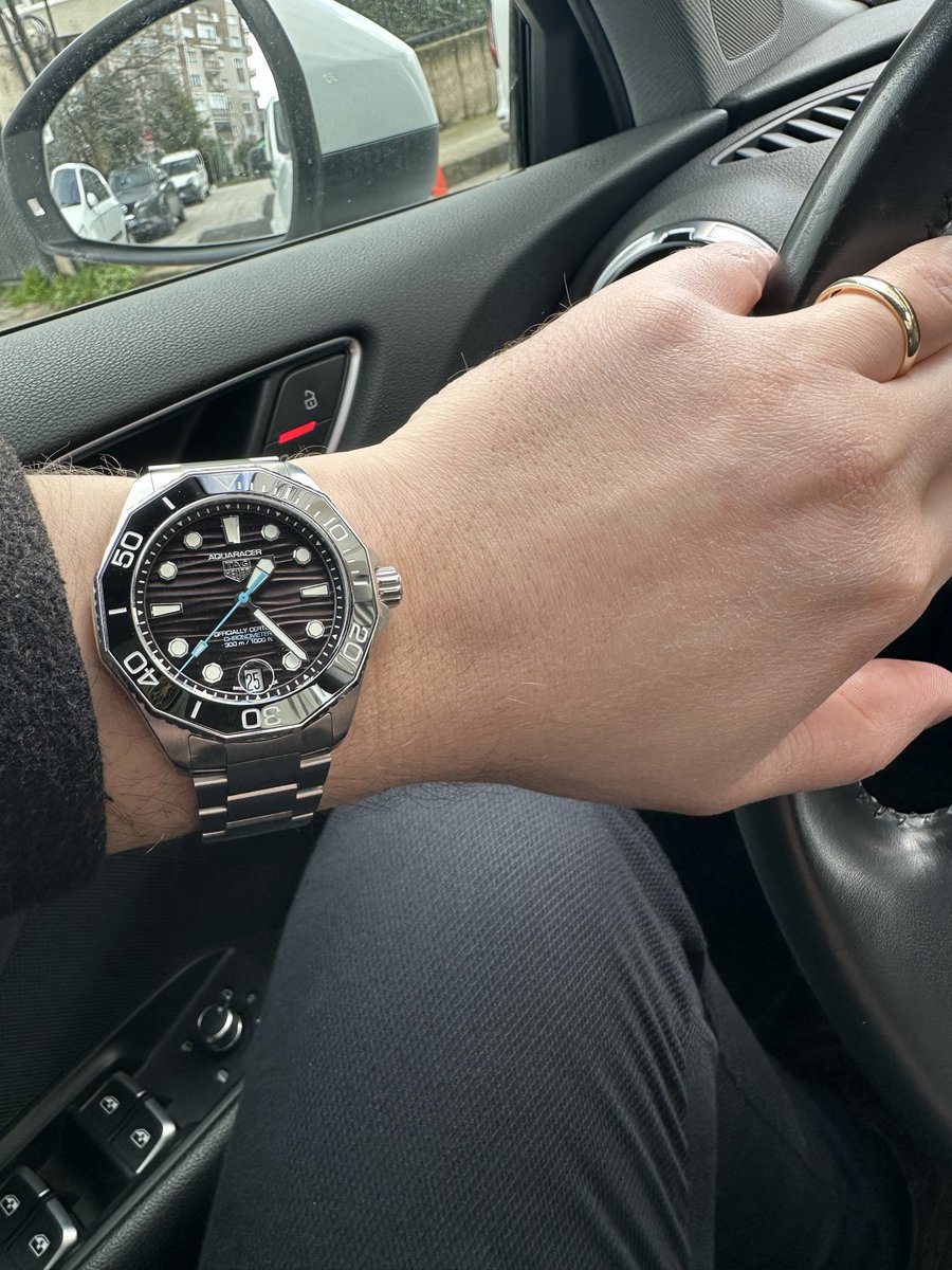 syJackaL's tweet image. #watches #aquaracer #heuer #wristcheck #cool New aquaracer with a new caliber . What do you think about it?