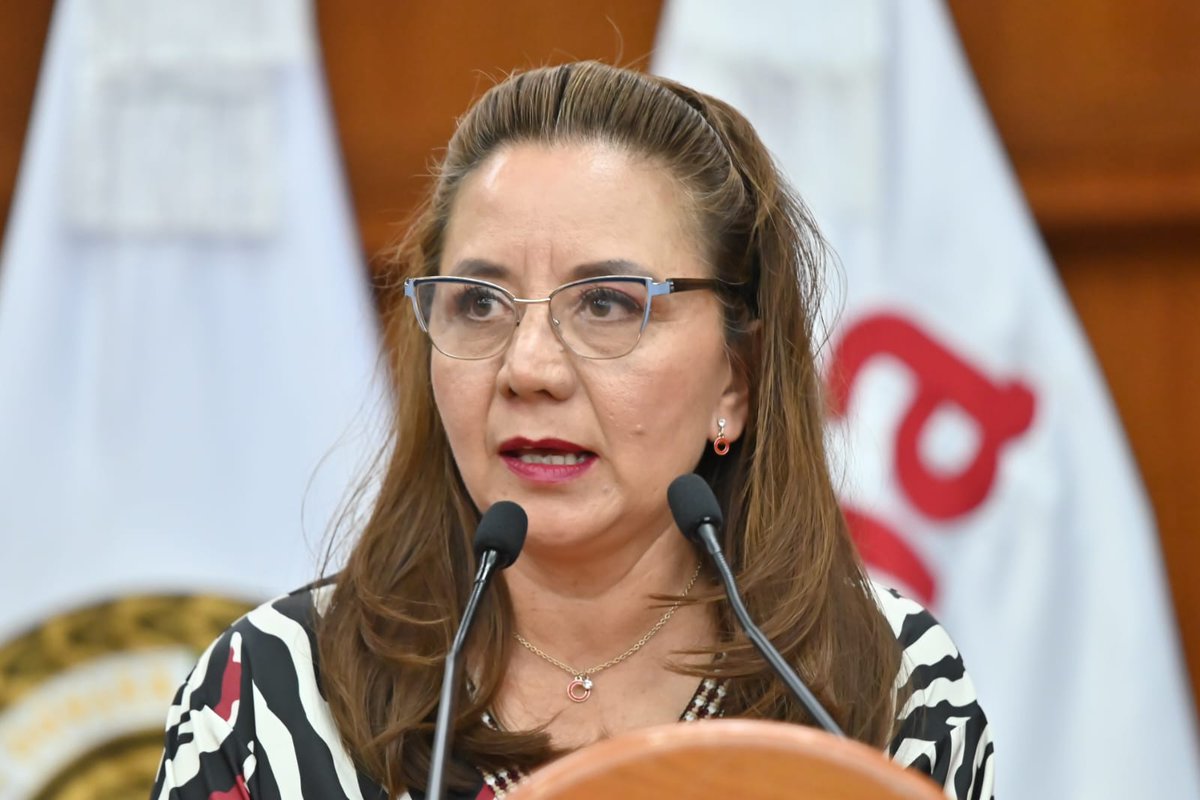 CongresoEdomex's tweet photo. 📰@DRAJENNI promueve fortalecimiento de la ciencia.

➡️La diputada Jennifer González (morena) resaltó la creación y próxima operación del Sistema Estatal de Investigadoras/es e Innovadoras/es (SIIMEX), del Consejo Mexiquense de Ciencia y Tecnología, y anunció que presentará una iniciativa para fortalecer a este organismo.
➡️ En el Congreso mexiquense, encabezó el foro 'Educación, Investigación y Política Pública hacia el Fortalecimiento de la Educación Superior en el Estado de México'.

#Comunicado 👇🏾
https://t.co/XG2vNoQDZw