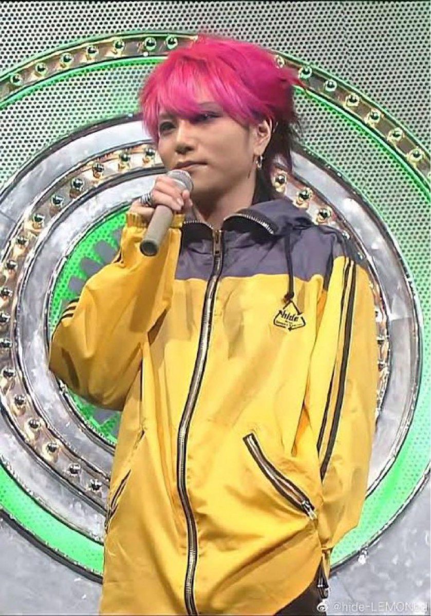 LEMONed_CUSTOM's tweet photo. 28年…時が経つと様々な事・文化や音楽等が移り行く中、令和の今でも違和感なく溶け込めそうなhideさん。
誰よりも早く新しいを拾うアンテナを令和の世に広げてたら何を生み出してくれてたのかなと😌
hideさんまた春に会いましょう♪
#hide #hidememorialday2026 #hidewithSpreadBeaver #5月2日 https://t.co/wIygREsMX5