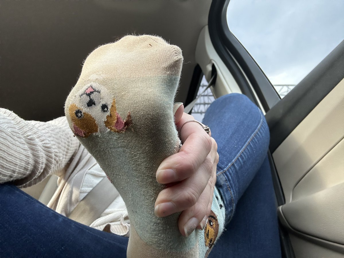 feett_fantasy's tweet image. Idk if I’ll have time to post the rest of the night so enjoy my 10 hr work day sockies on the way to dinner!! 💖💖

#foot #feet #socks #soles #toes #sugardaddy #findom #femdom #paypig #selling #humanatm #goddess #cashapp #trending