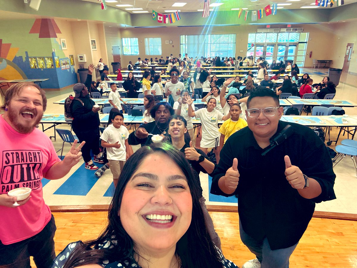 kjmartinez__'s tweet photo. No better way to wrap up the week than celebrating our 160 sixth-grade Stingray Scholars who earned Honor Roll and Principal’s Honor Roll at our Stingray Splash Honor Roll Celebration! Proud of their hard work, dedication, and excellence. 😎☀️🍨🎉 #StingrayPride @palmspringsms https://t.co/d2zhm1Xg1o