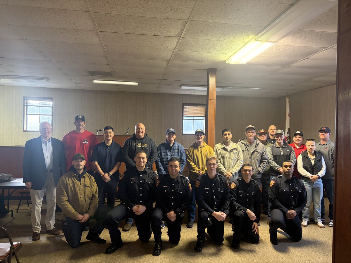 Mike_CA05's tweet photo. On international workers day, and every day, I'm proud to stand shoulder to shoulder with our brother and sisters in labor.  I am honored to earn the endorsement of over 20 labor unions across our state. https://t.co/WhhQ8sn1je
