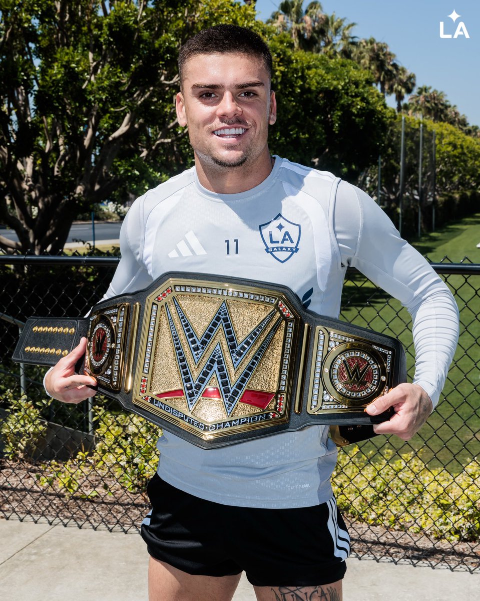 LAGalaxy's tweet photo. The people’s champs 💫 https://t.co/KLZT5kVKqZ