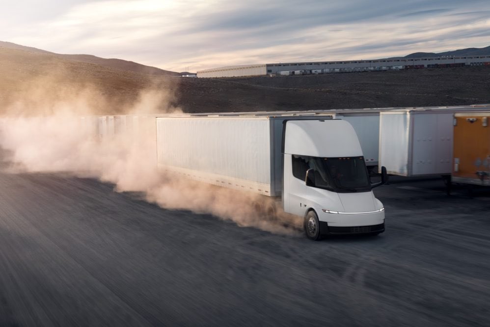 TheTeslaLife's tweet image. #TeslaSemi gets $175,000 discount in Washington with new rebate program
driveteslacanada.ca/news/tesla-sem…