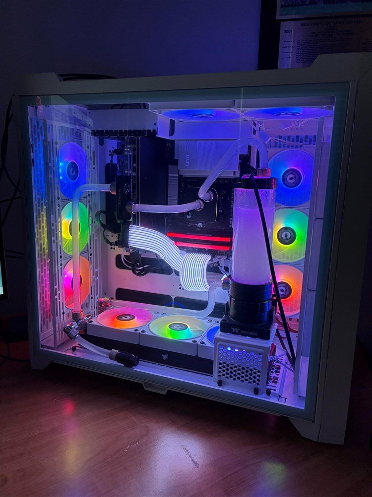 Micro Center tweet media