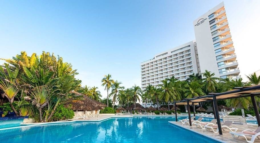 AMHIZAC's tweet photo. Así se vive un día en el paraíso en #IxtapaZihuatanejo, grandes palmeras, rincones relajantes y un ambiente perfecto para desconectarse de la rutina.

📸 Park Royal Hotels &amp; Resorts

#HotelesIxtapaZihuatanejo #ThisIZit #VisitIZ #Zihuatanejo https://t.co/bSejmRl2fj