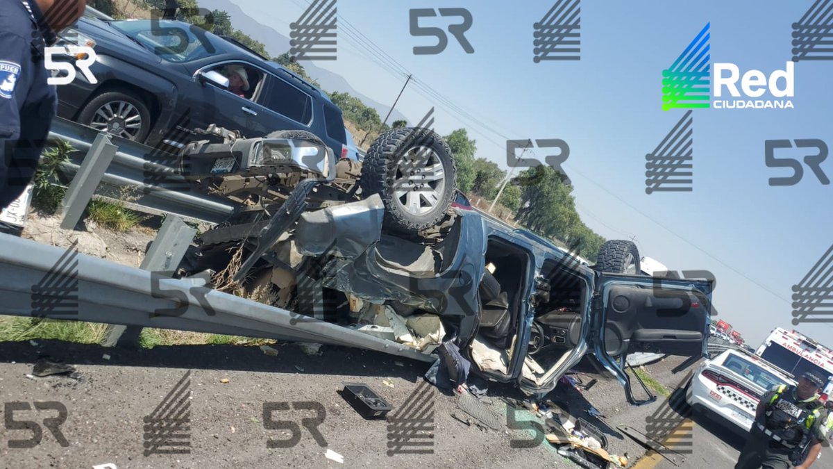 🚨|| Se reporta un accidente de una camioneta particular en la autopista ...