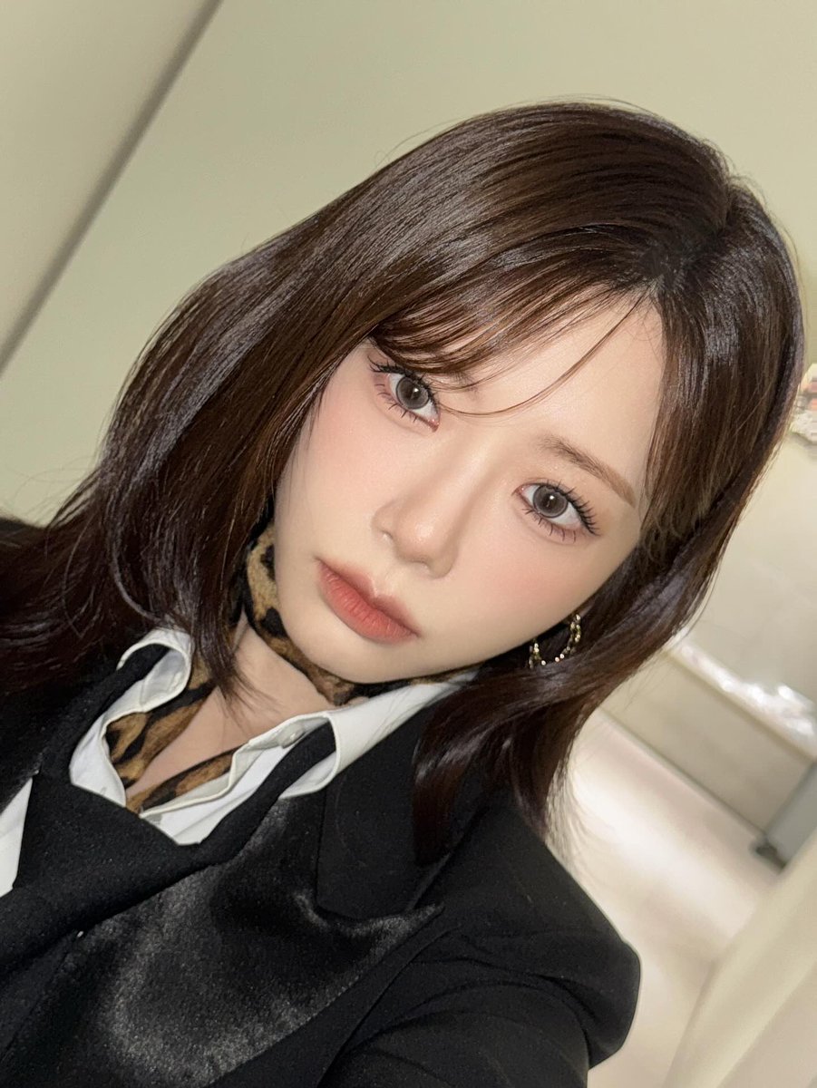 지유야 오늘도 행복한 하루! ٩(๑> ₃ < )۶♥
