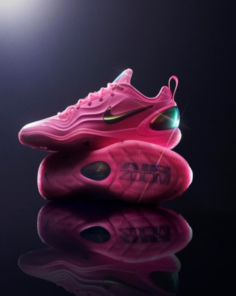 Foot Locker tweet media