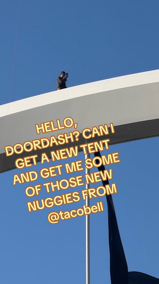 RandiJarrell78's tweet image. THIS DUDE DONE FAILED HIS MISSION @wolflovesmelon @DoorDash @tacobell #DC #WashingtonDC #frederickdouglasbridge