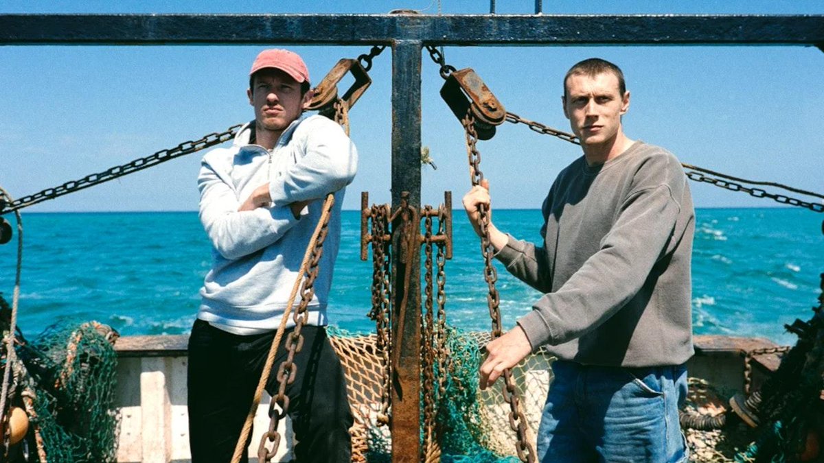 empiremagazine's tweet photo. On this week's decidedly nautical themed #EmpirePodcast we're talking Mark Jenkin's Rose Of Nevada with stars George Mackay and Callum Turner. Plus! News! Reviews! Ship-based nonsense! And more! Enjoy...
Listen here: https://t.co/3181LAM0xA https://t.co/QSt5ZlxFNo