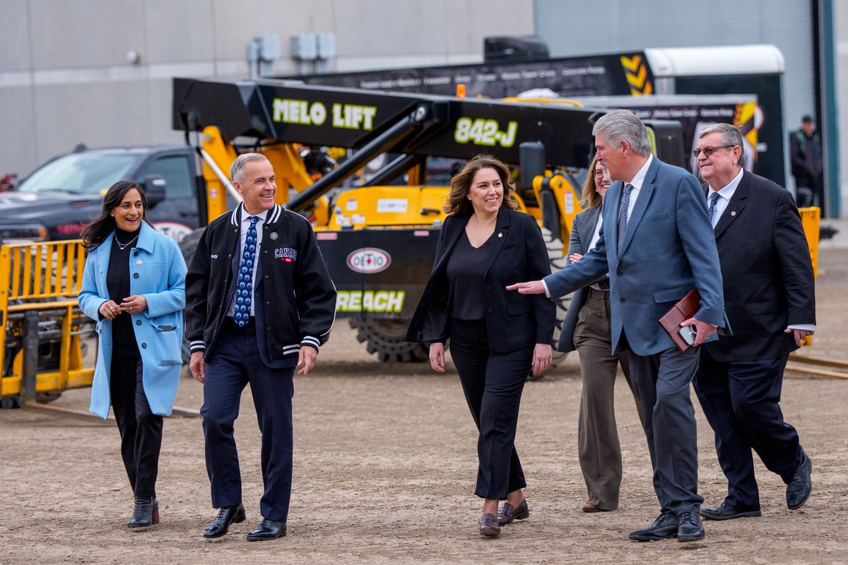 SimaAcan's tweet photo. We’re building big in Canada!
It was great to welcome Prime Minister Mark Carney to our community in Oakville West as we highlight the Team Canada Strong plan; recruiting, training, and supporting skilled trades workers across Canada to get the job done.
#BuildCanadaStrong #OakvilleWest